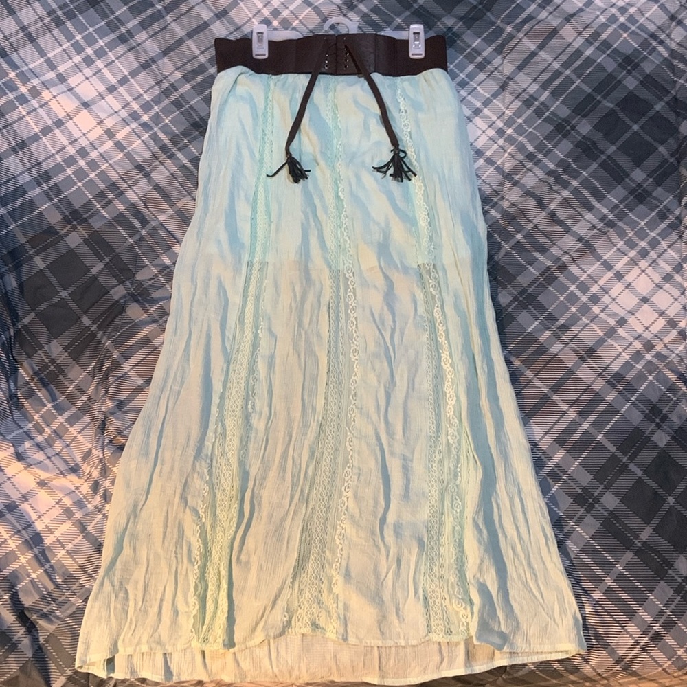 No boundaries long skirt.
